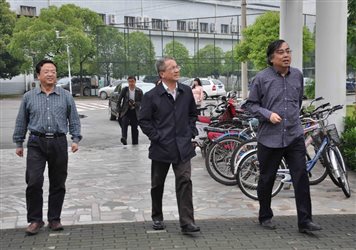 刚进成人色情
大门